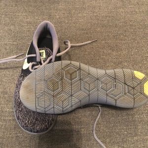 Nike Flex Contact training tennis shoes